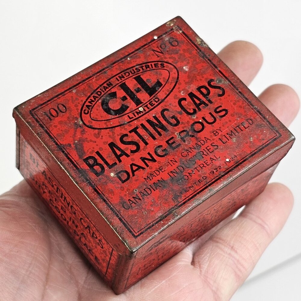 Antique C.I.L. CANADIAN INDUSTRIES LIMITED No.6 Blasting Caps Tin Nice Condition